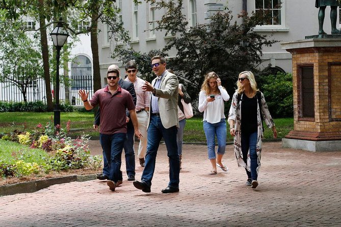 Charleston Historical Walking Tour: Pirates, Patriots, and More - Strolling Along Rainbow Row and White Point Gardens