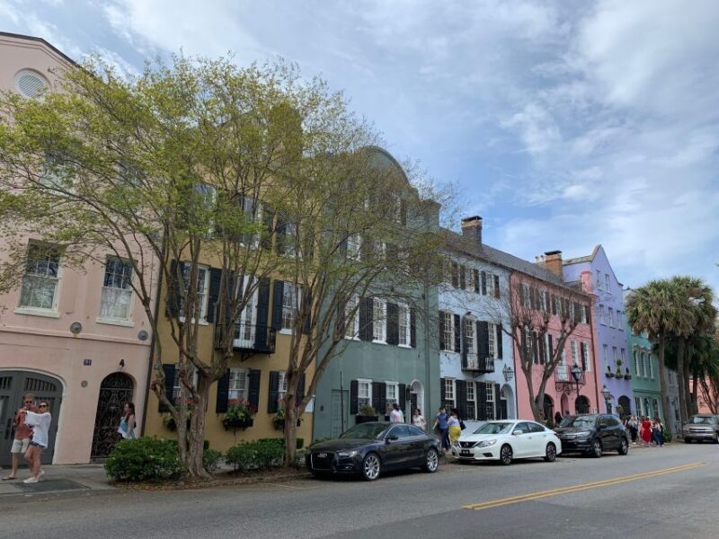 Charleston: Historical Walking Tour with Storytelling - The Expertise and Style of the Guide