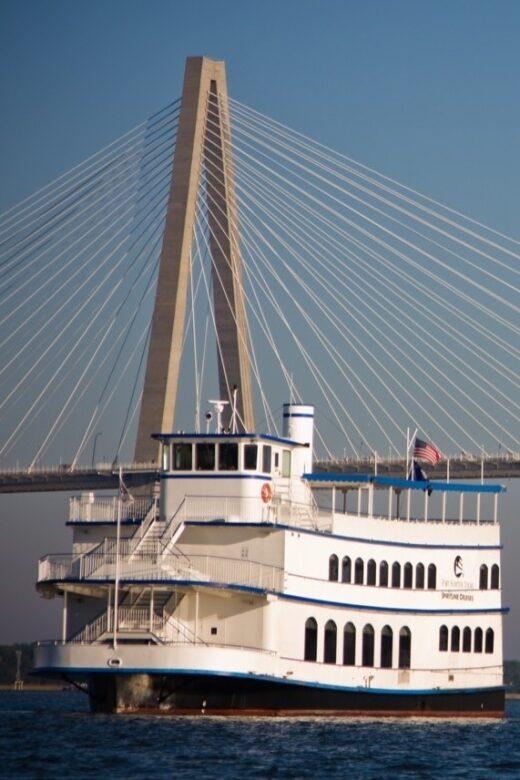 Charleston: Luxury Harbor Dinner Cruise - Seating Arrangement and Group Dynamics