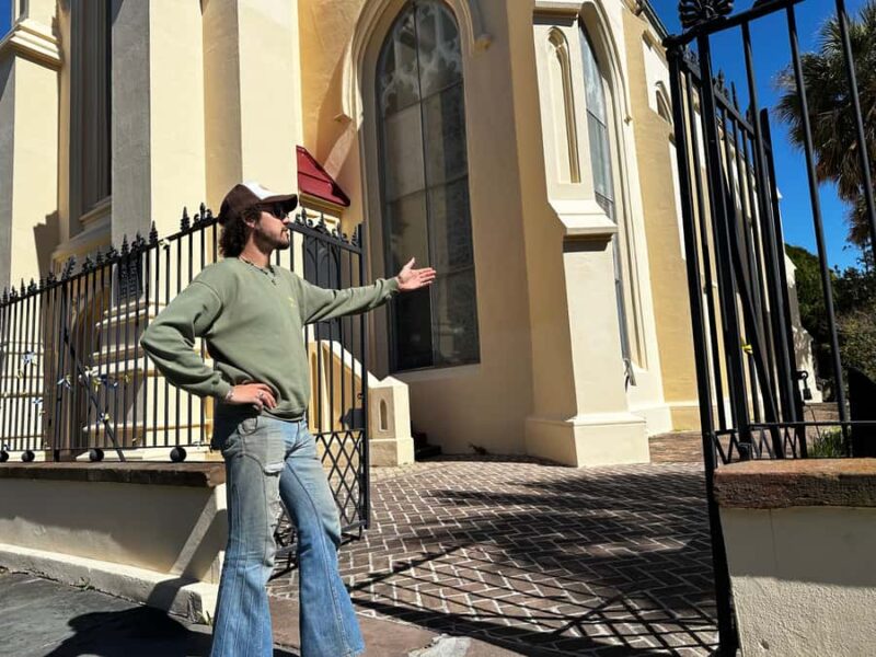 Charleston: Pirates and Ghosts Guided Walking Tour - The Guide and Storytelling Style