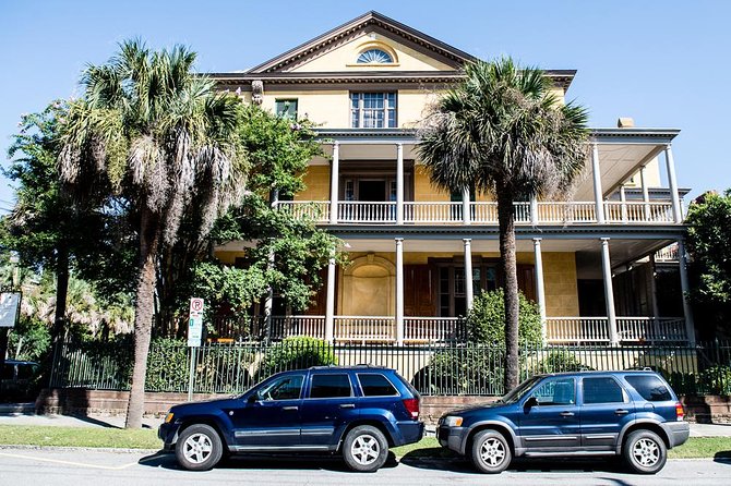 Charleston See-It-All Sightseeing Bus Tour - The Guides Role and Narration Style
