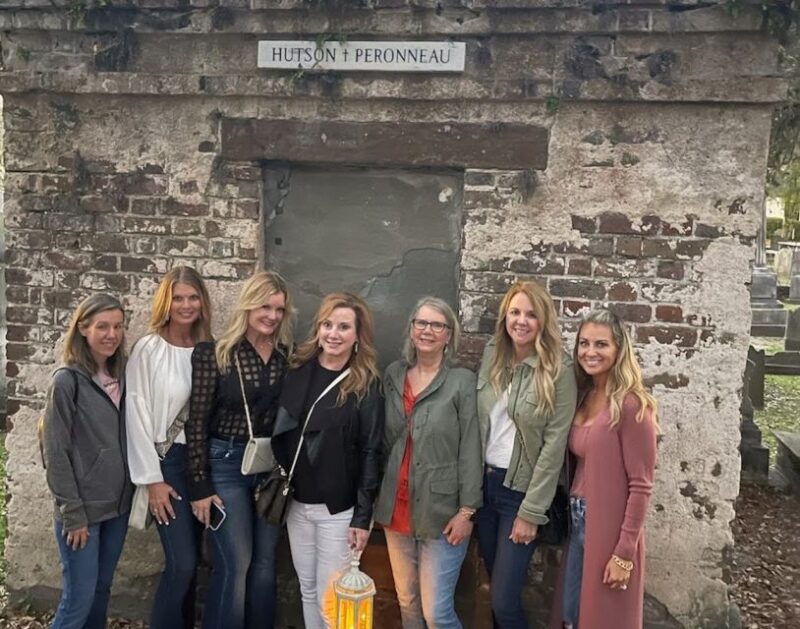 Charleston: Small-Group Ghost Walking Tour at Night - The Story Behind the 1987 Haunted Photograph