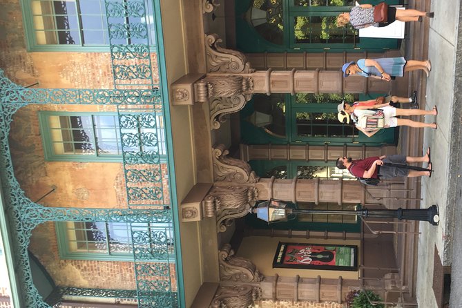 Charleston Walking Tours with Ann - How Ann Leads the Tour with Personal Stories