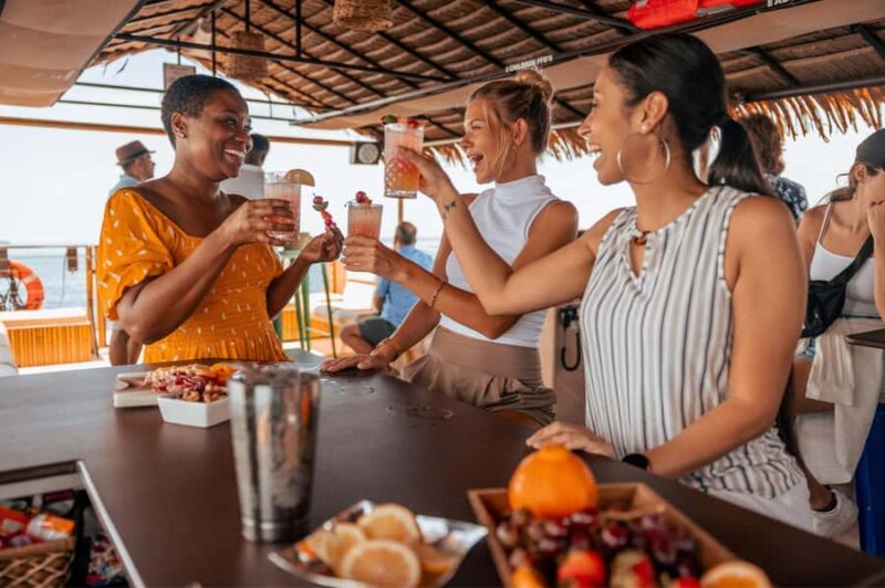 Charlotte Harbor: "The Oasis" Tiki Boat Sunset Cruise - How the Cruise Balances Relaxation and Entertainment