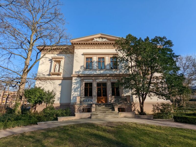 Charlottenburg: 2-Hour City Walking Tour - The Guides Expertise and Storytelling Style