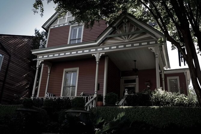 Charlotte's Only Southern Charm Haunted/True Crime Golf Cart Tour - The Guides and Their Storytelling Style