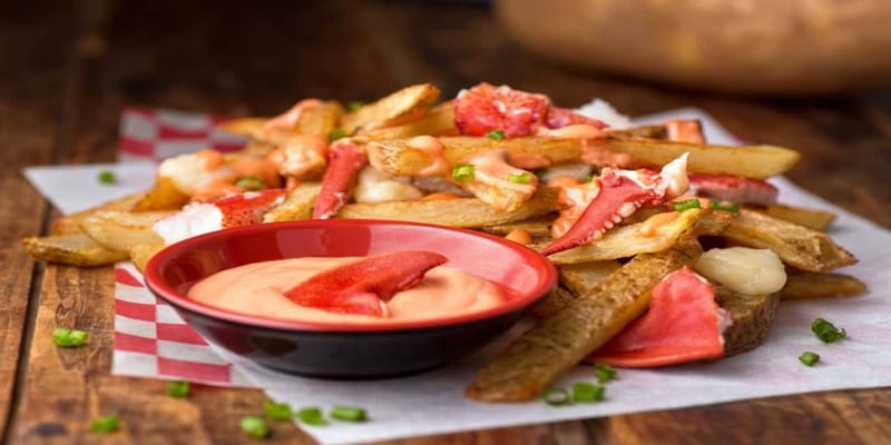 Charlottetown: Small Group Food Walking Tour - Strolling Along Confederation Landing Park and Peake’s Wharf