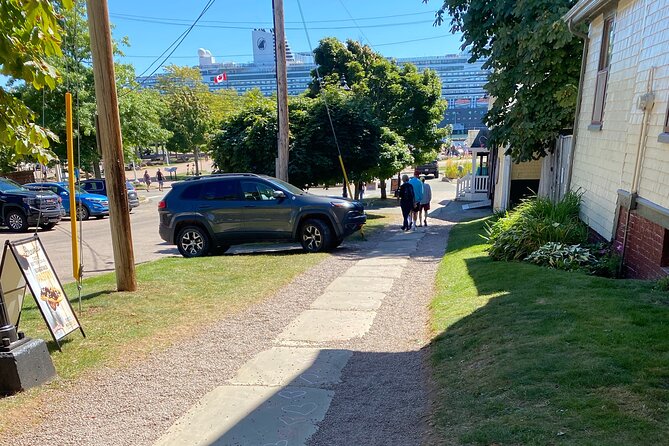 Charlottetown Walking Tour - Meet Your Local Guide at Confederation Landing Park