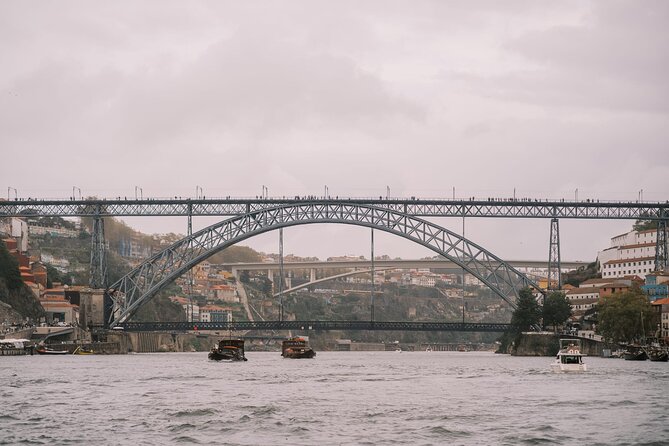 Charm cruise in Porto with wine tasting - Discover the Charm of Porto from the Water with a Unique Cruise and Wine Tasting Experience