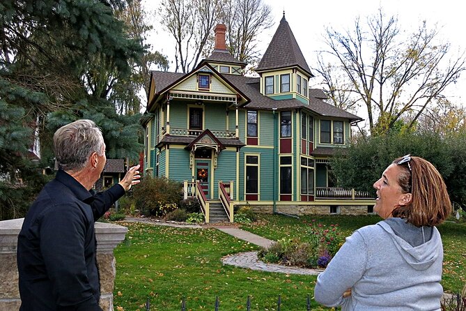 Charming Stillwater, MN, Tour with Private Transportation - Historic Landmarks: Washington County Courthouse and Veterans Memorial