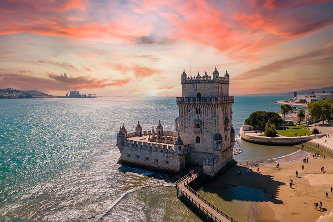 Charms of Lisbon: Alfama Tapas Tour & Sunset Sailing with Wine - The Guide’s Role in Enhancing the Experience