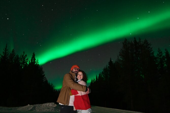 Chasing the auroras guaranteed tour with professional photography - Discover the Ultimate Aurora Hunting Experience in Rovaniemi