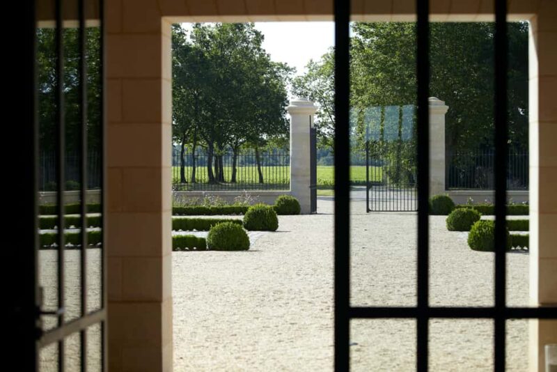 Château de Fieuzal: discover a family Grand Cru Classé in a small group - Small Group Tours Offer Personalized Attention