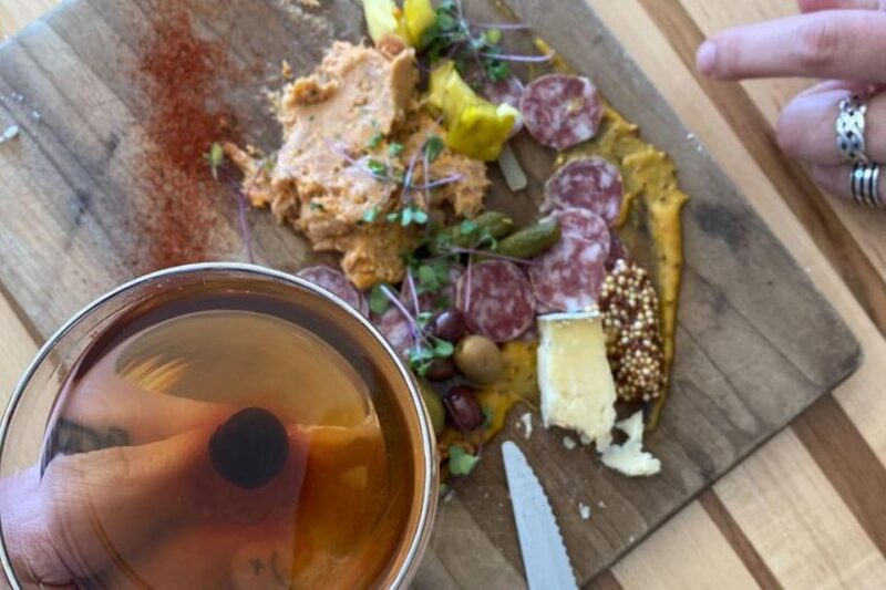 Chattanooga: ChattaBrunch Food Tour - Tasting Cheese and Beer at Bleu Fox Cheese Shop