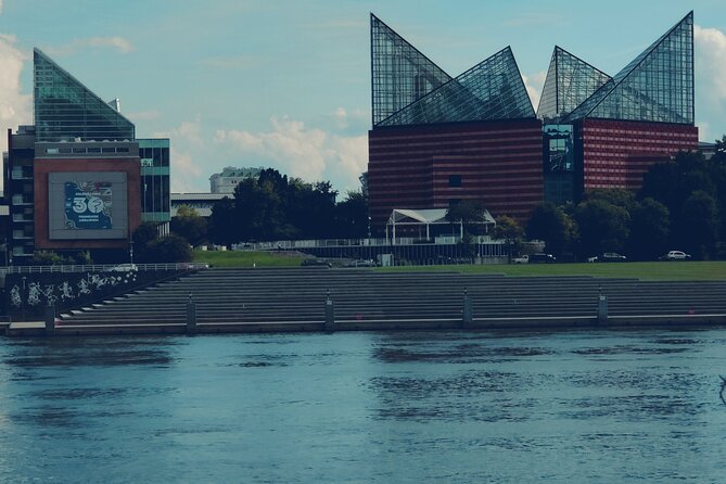 Chattanooga: City Trolley Tour with Coker Automotive Museum visit - The Role of the Tour Guide and Group Size