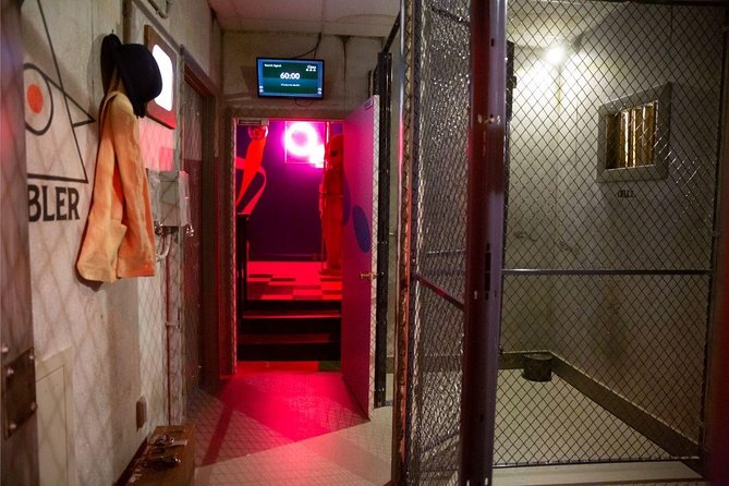 Chattanooga "Secret Agent" Escape Room Admission Ticket - Themed Setting in Chattanooga: Step into 1963 London