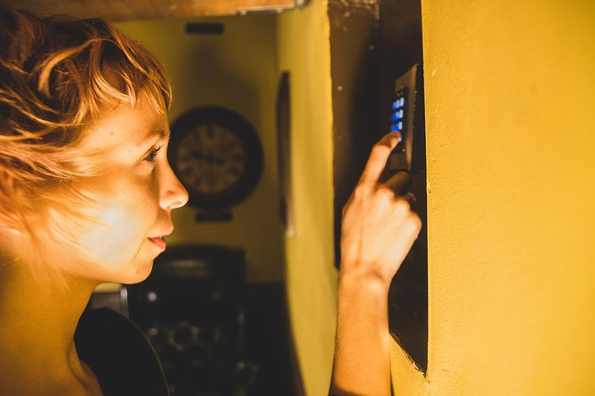 Chattanooga "The Inheritance Mystery Room" Escape Room Admission Ticket - Key Points