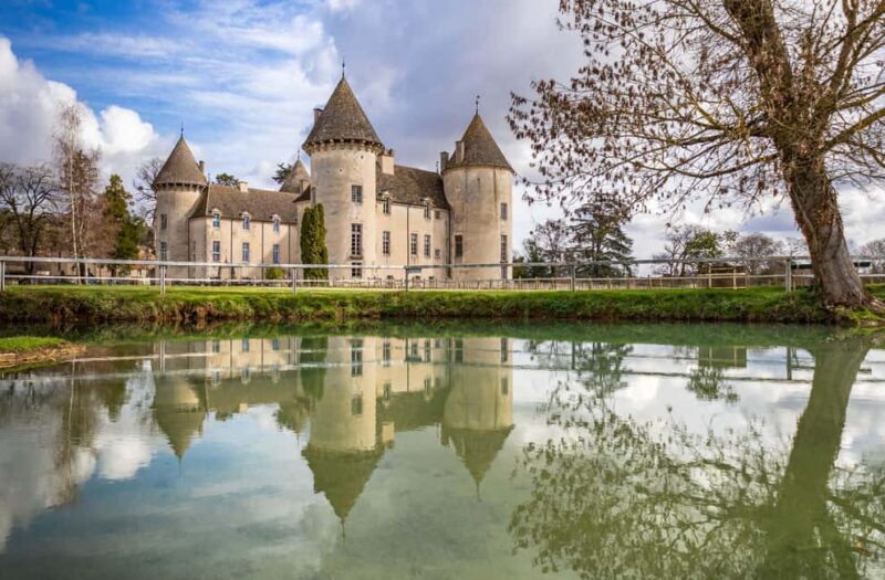 Check out the Château de Savigny museums: planes, cars, motorcycles... - Key Points