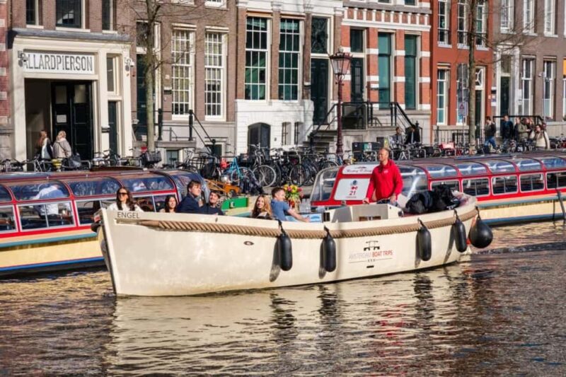 Cheese & Drinks Guided Amsterdam Boat Tour, All Inclusive - Practical Details: Meeting Point and Accessibility