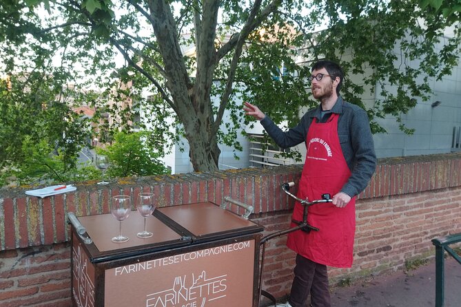 Cheese food-tour through downtown Toulouse - Art and Pastel Pigment at Fondation Bemberg