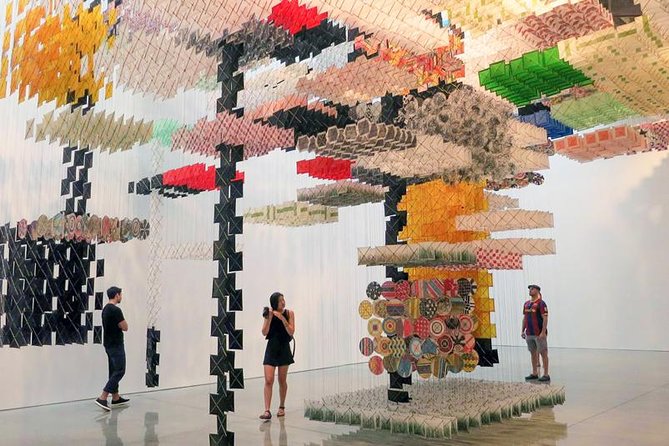 Chelsea Contemporary Art Tour with NYC Professional Art Critic - The Chelsea District: Heart of New York’s Contemporary Art Scene