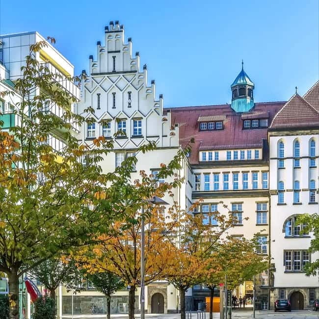 Chemnitz: Express Walk with a Local in 60 minutes - Flexibility and Booking Details