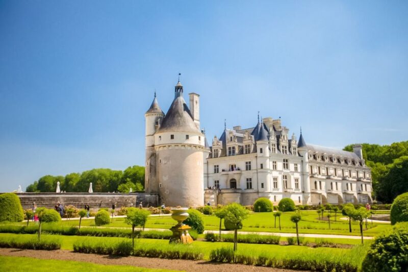 Chenonceau Castle: Private Guided Tour with Entry Ticket - Multilingual Guides and Flexible Booking Options