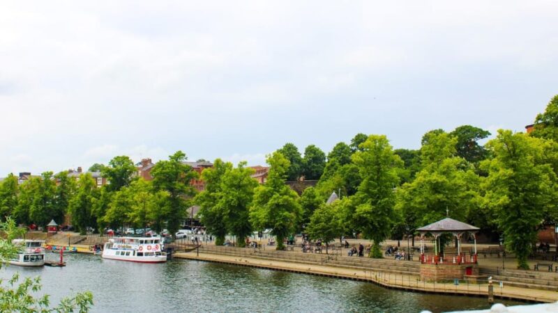 Chester: City Walking Tour & Exploration Game - Suitable for a Variety of Groups