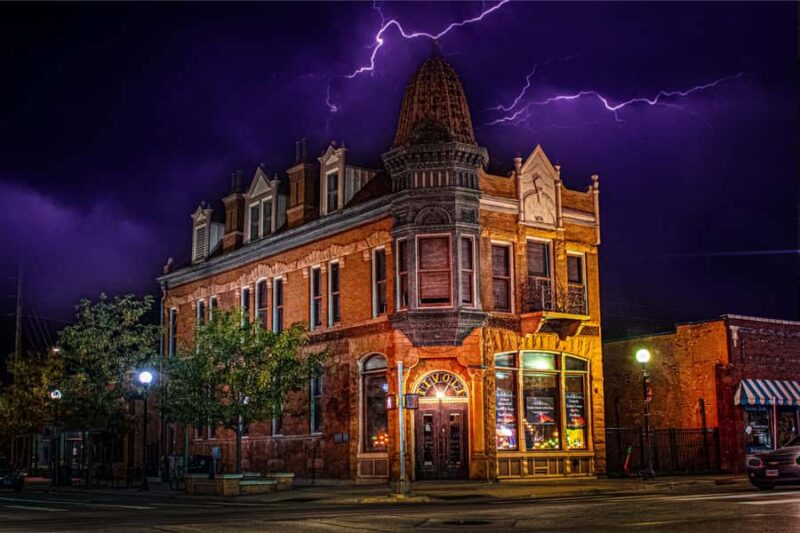 Cheyenne Ghost Tours: Coffins Beneath the Cottonwoods - Discover Cheyennes Haunted Streets with Coffins Beneath the Cottonwoods