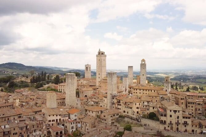 Chianti Wine Tour from Florence to San Gimignano with 2 Wineries - The Return to Florence with Scenic Vistas