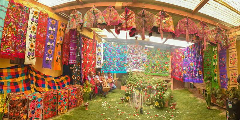 Chiapas: San Juan Chamula - Zinacantán - The Church of San Lorenzo and the Sacred Landscape