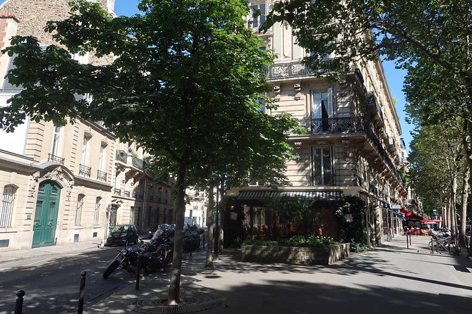 Chic and Classic: Saint-Germain-des-Prés Lifestyle Walking Tour - The Expertise of the Guide: Knowledge and Personality