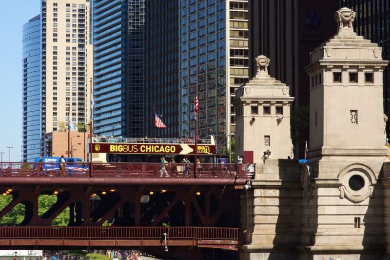 Chicago: 1-5 Day Attraction Pass with Shedd Aquarium - Enjoying Chicagos Historic Architecture and River Cruise