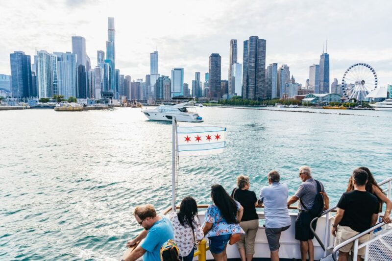 Chicago: 1.5-Hour Lake and River Architecture Cruise - Starting at Michigan Avenue and the Chicago River