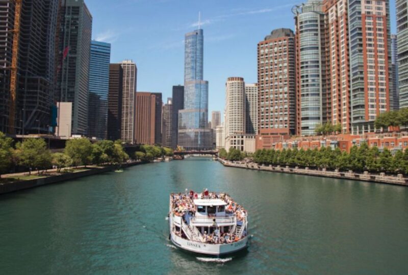 Chicago: 1.5-Hour Lake and River Architecture Cruise - The Chicago Lock: A Key Engineering Marvel