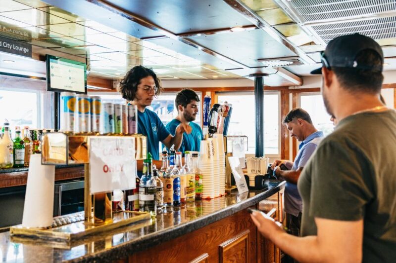 Chicago: 1.5-Hour Lake and River Architecture Cruise - Iconic Chicago Landmarks from the Water