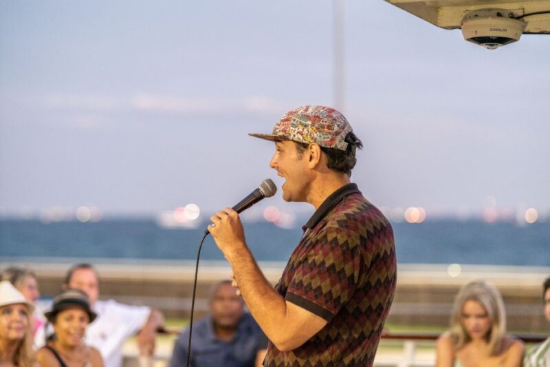 Chicago: 1.5-Hour Scenic Sunset Lake Cruise - Local Drinks and Snacks at the Onboard Bar