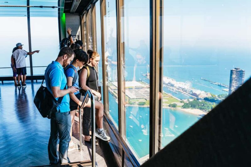 Chicago: 360 CHICAGO Observation Deck Ticket - Enhancing the Experience with the CloudBar and Exhibits