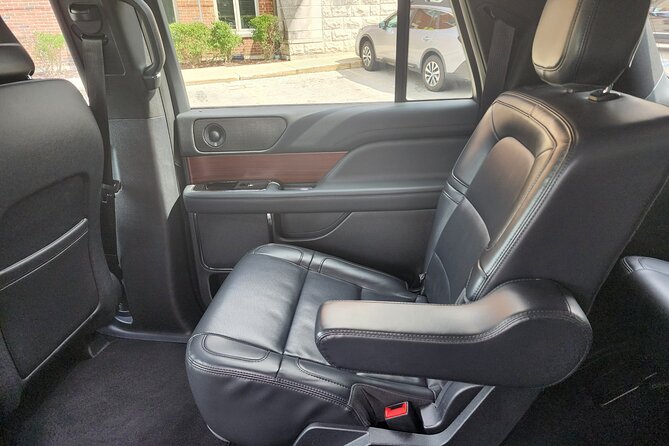 Chicago Airport Transfer: Chicago to O'Hare Airport in Luxury SUV - The Experience of the Chauffeur Service