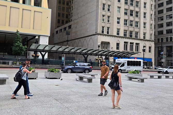 Chicago Architecture and True Crime History Tour - Audience and Suitability for Different Visitors