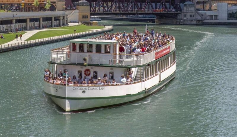 Chicago: Architecture Center Cruise on Chicago's First Lady - Adding Chicago Architecture Center Admission