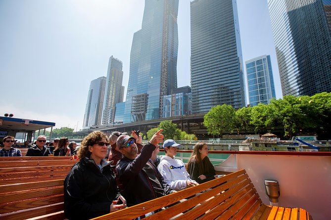 Chicago Architecture River Cruise - A Strong Choice for First-Time Visitors and Architecture Enthusiasts