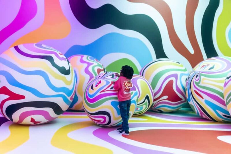 Chicago: Balloon Museum - EmotionAir - Entry Tickets - Explore Chicago’s Unique Inflatable Art Experience at the Balloon Museum