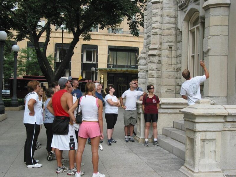 Chicago: Best of Attractions Walking Tour +Bike/Kayak Rental - Logistics and Accessibility