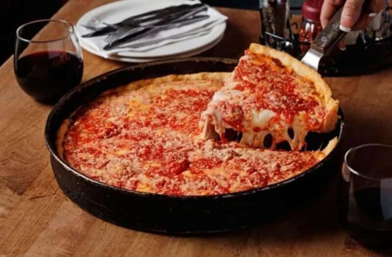 Chicago : Best Street Food Tour With A Local Guide - Tasting Chicago’s Deep-Dish and Italian Beef