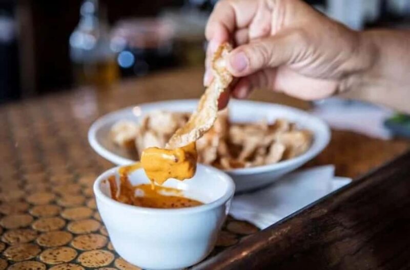 Chicago : Best Street Food Tour With A Local Guide - Architectural Highlights with a Food Twist