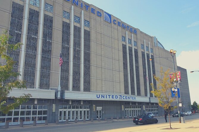 Chicago Bulls Basketball Game at United Center - Who Should Consider Booking This Tour?