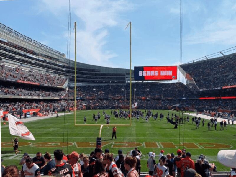 Chicago: Chicago Bears Football Game Ticket at Soldier Field - Why This Tour Stands Out in Chicago