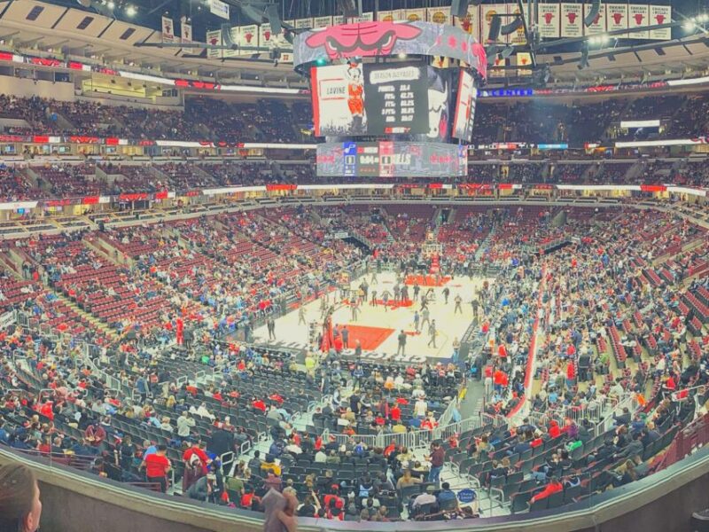 Chicago: Chicago Bulls Basketball Game Ticket - The Atmosphere and Crowd Energy at United Center