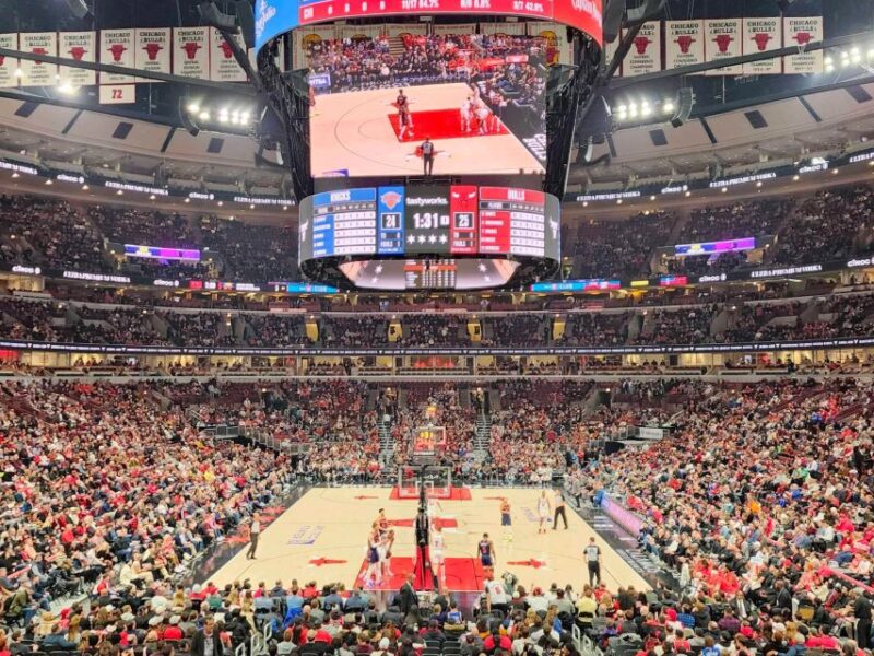 Chicago: Chicago Bulls Basketball Game Ticket - Accessibility and Venue Facilities
